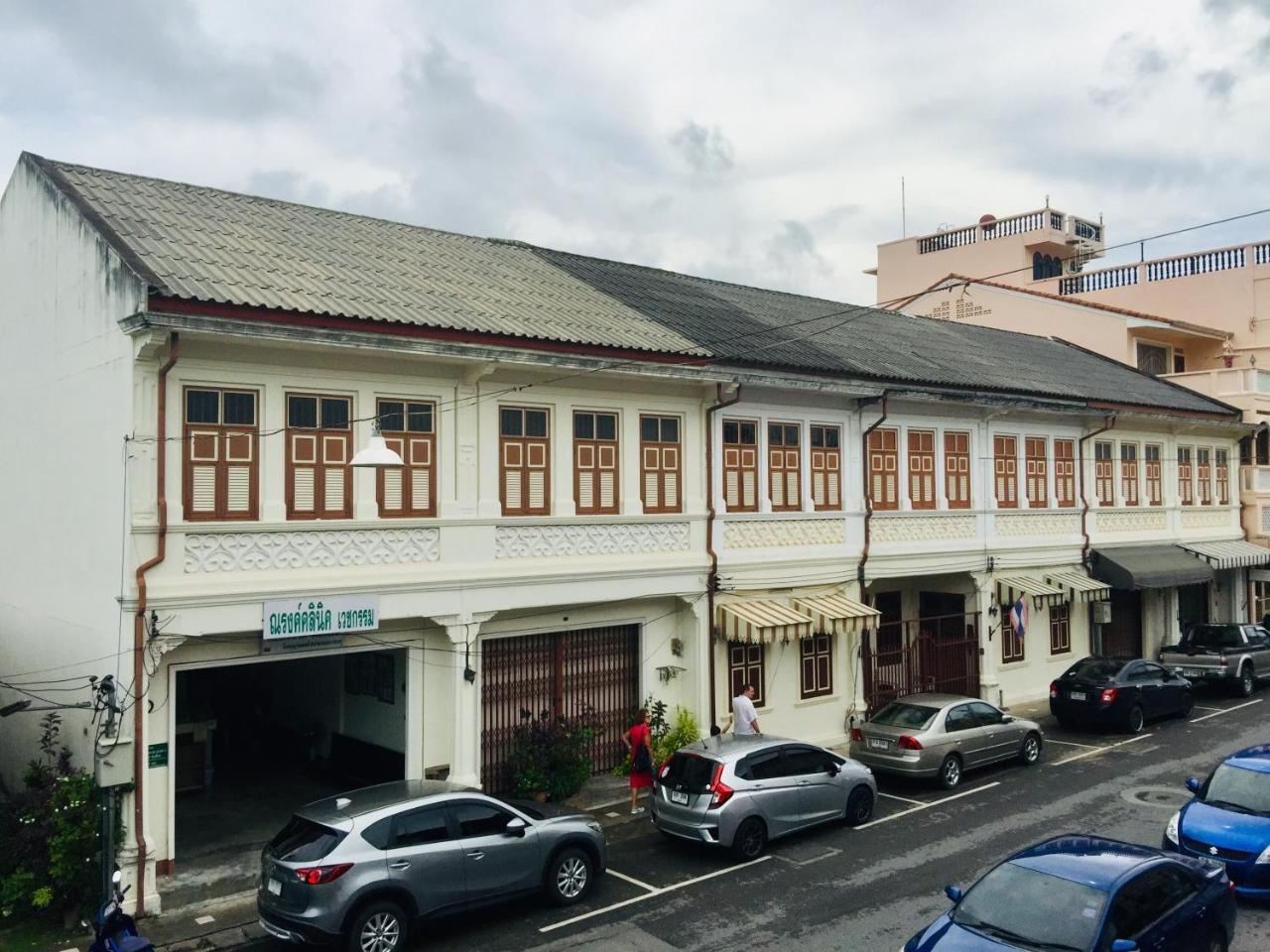 Sunny Asrama